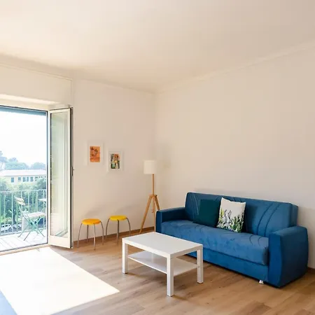 Joivy Bright Apt For 5, Near Beach, In Apartment