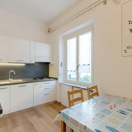 Joivy Bright Apt For 5, Near Beach, In Apartment *